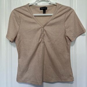 Tan short sleeve t-shirt